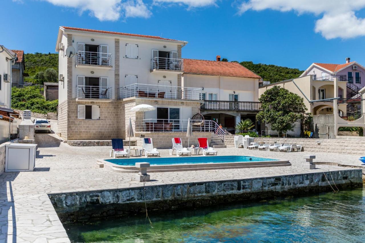 Apartments Tamaris Tivat Eksteriør bilde