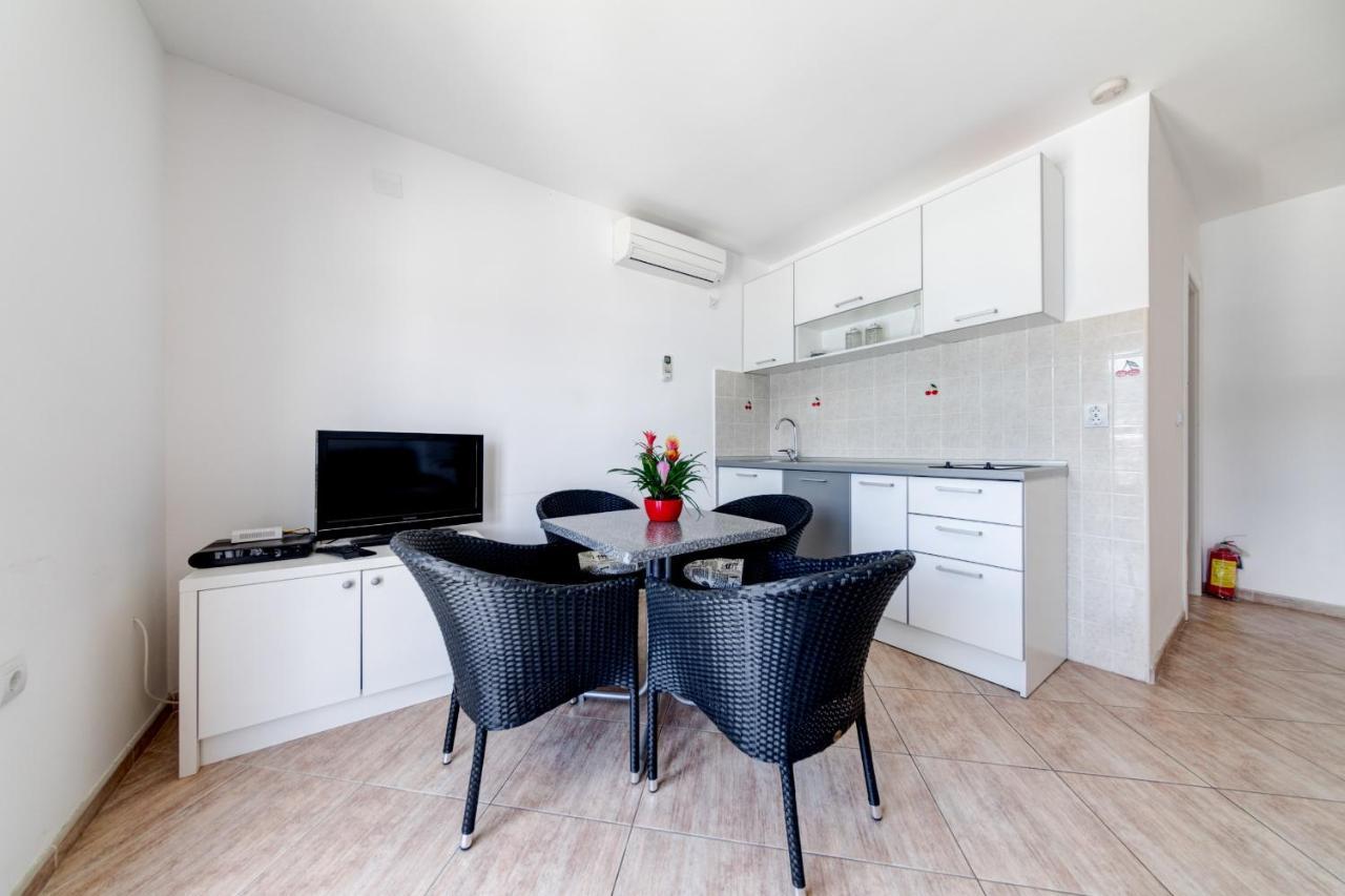 Apartments Tamaris Tivat Eksteriør bilde