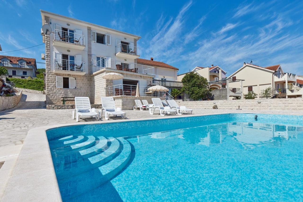 Apartments Tamaris Tivat Eksteriør bilde